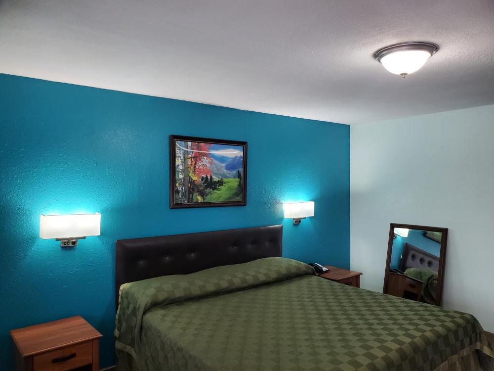 Deluxe Single Room interior